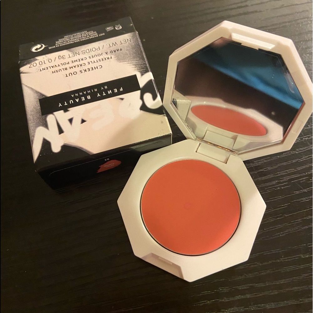 Fenty Beauty Cheeks Out Freestyle Cream Blush